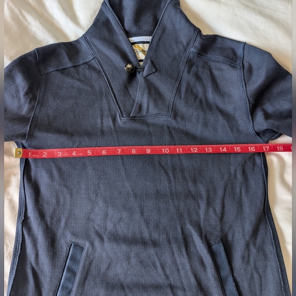 Tracksmith Merino Emil Shawl - Picture 8 of 11